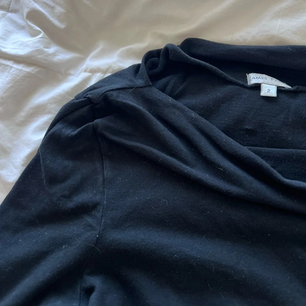 James Perse Black Off-Shoulder Top - Picture 6 of 8